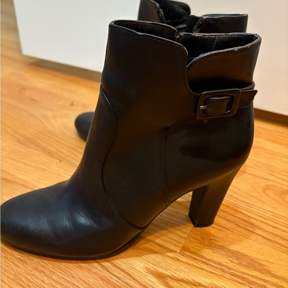 Elegant Black Ankle Boots